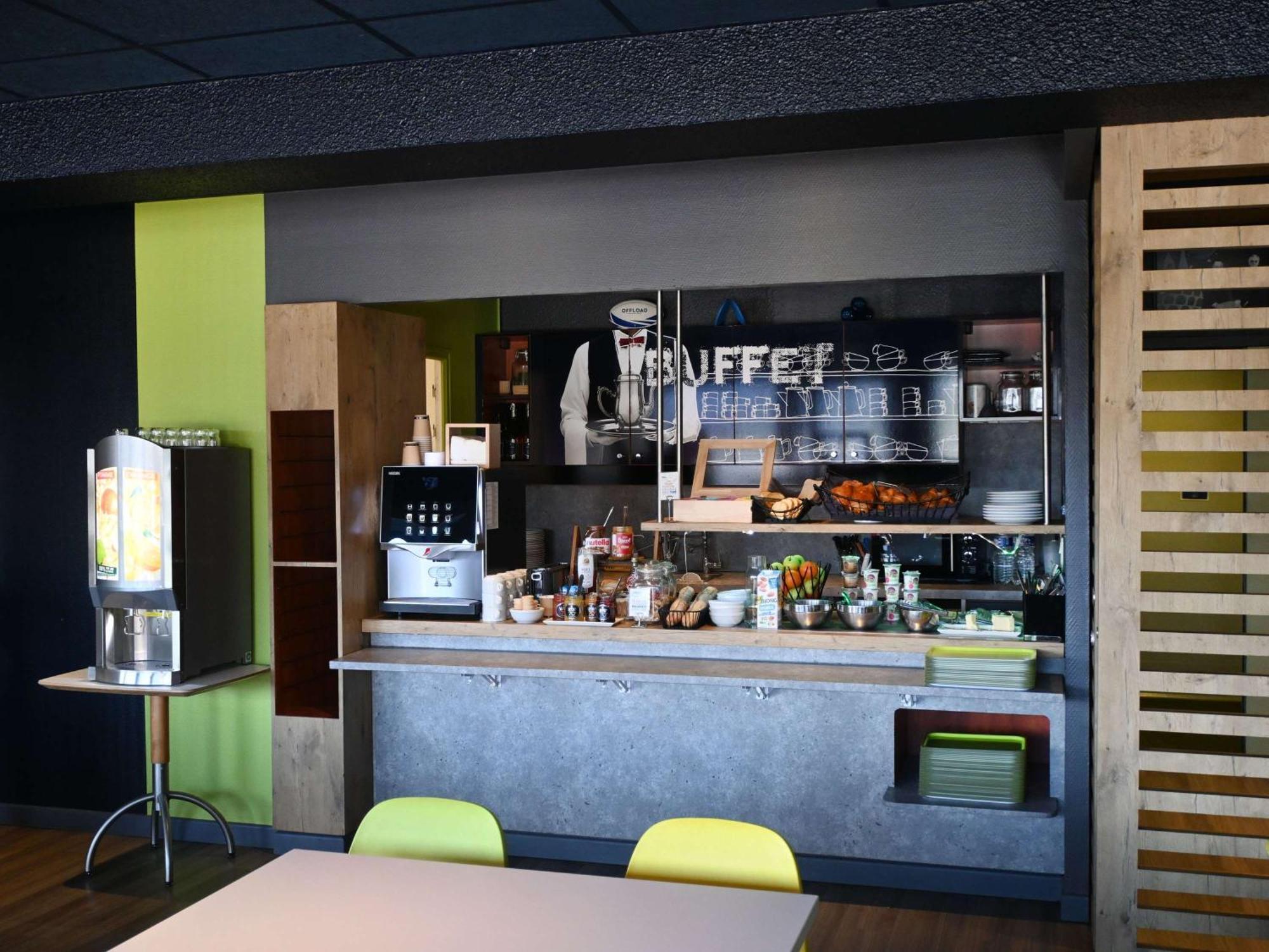 Hotel Ibis Budget Laval Bonchamp Les Laval Luaran gambar