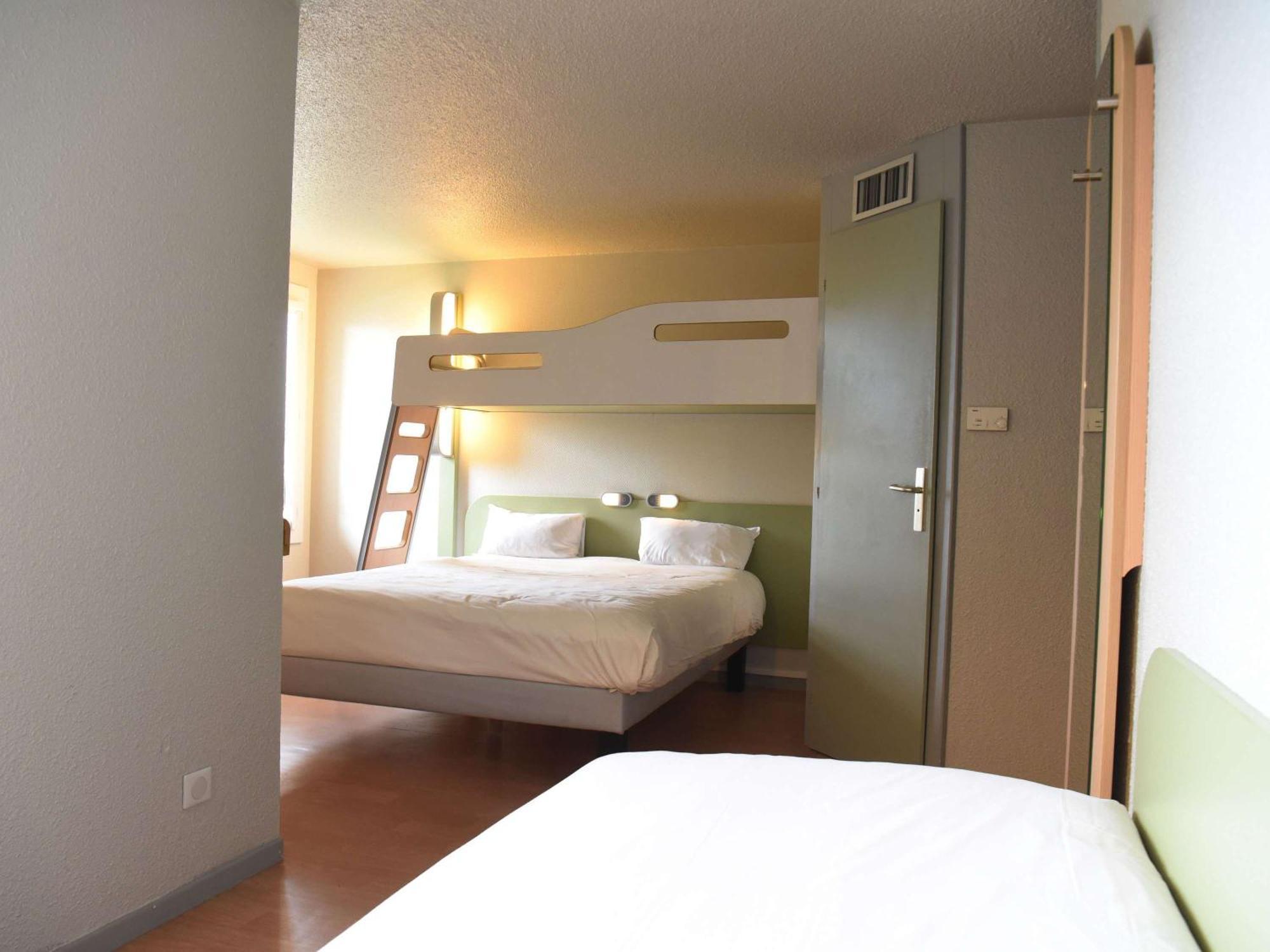 Hotel Ibis Budget Laval Bonchamp Les Laval Luaran gambar
