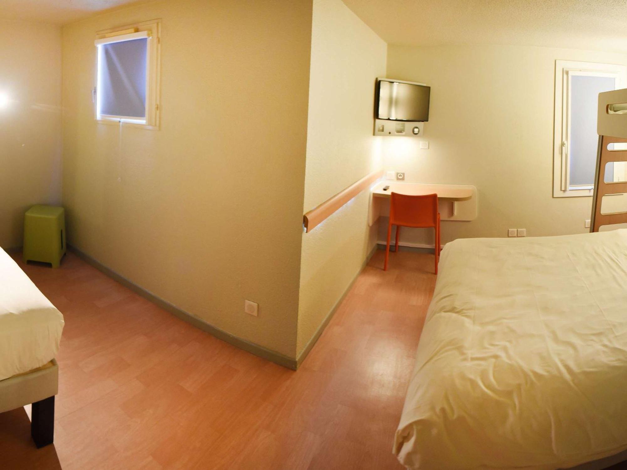 Hotel Ibis Budget Laval Bonchamp Les Laval Luaran gambar