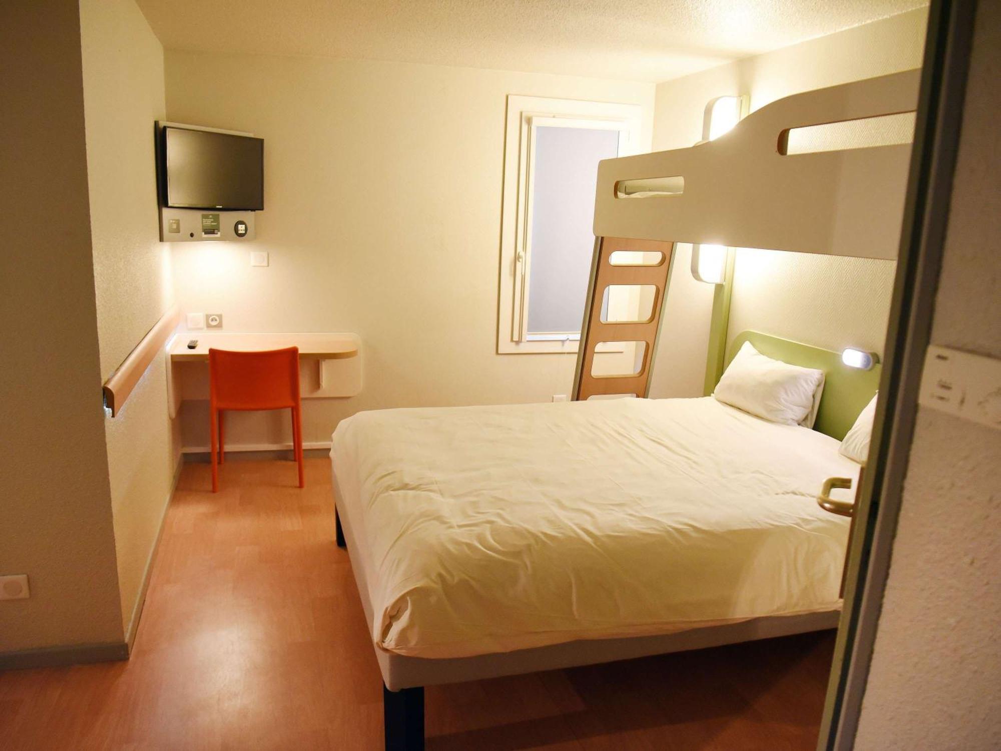 Hotel Ibis Budget Laval Bonchamp Les Laval Luaran gambar