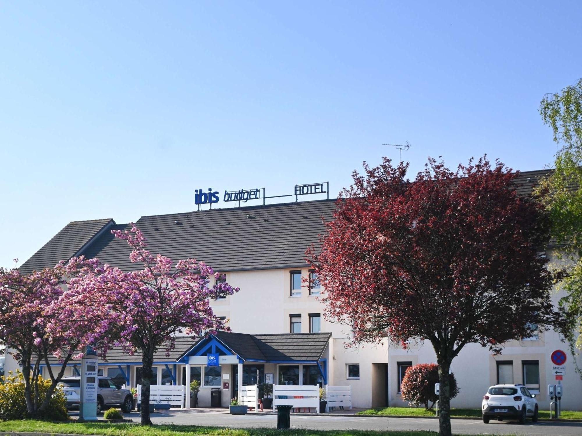 Hotel Ibis Budget Laval Bonchamp Les Laval Luaran gambar