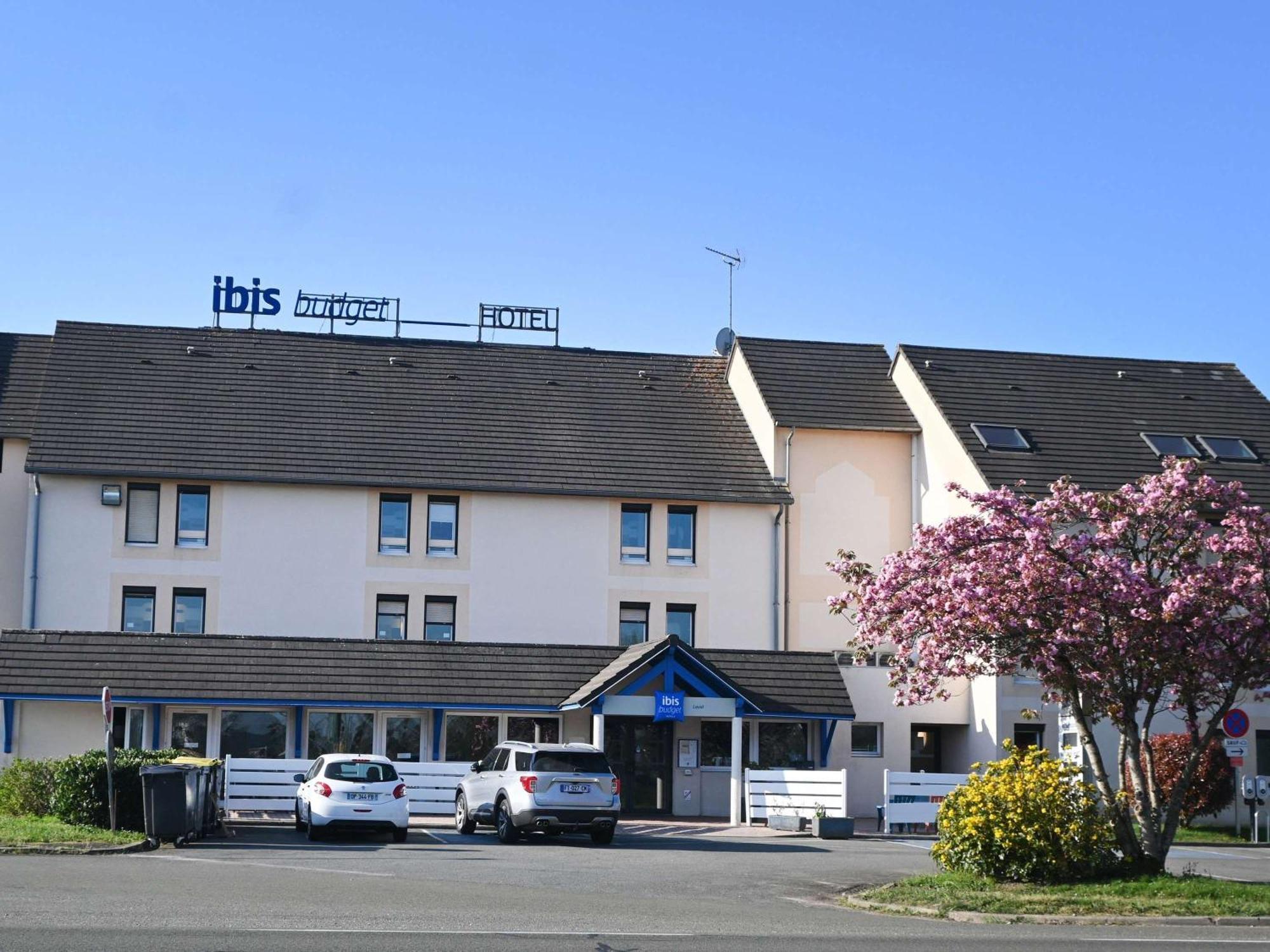 Hotel Ibis Budget Laval Bonchamp Les Laval Luaran gambar