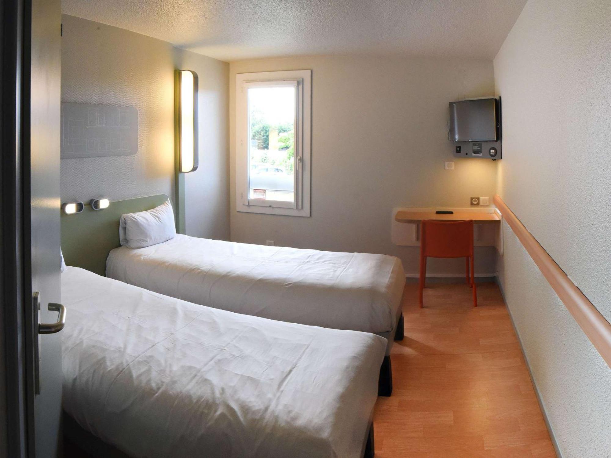 Hotel Ibis Budget Laval Bonchamp Les Laval Luaran gambar