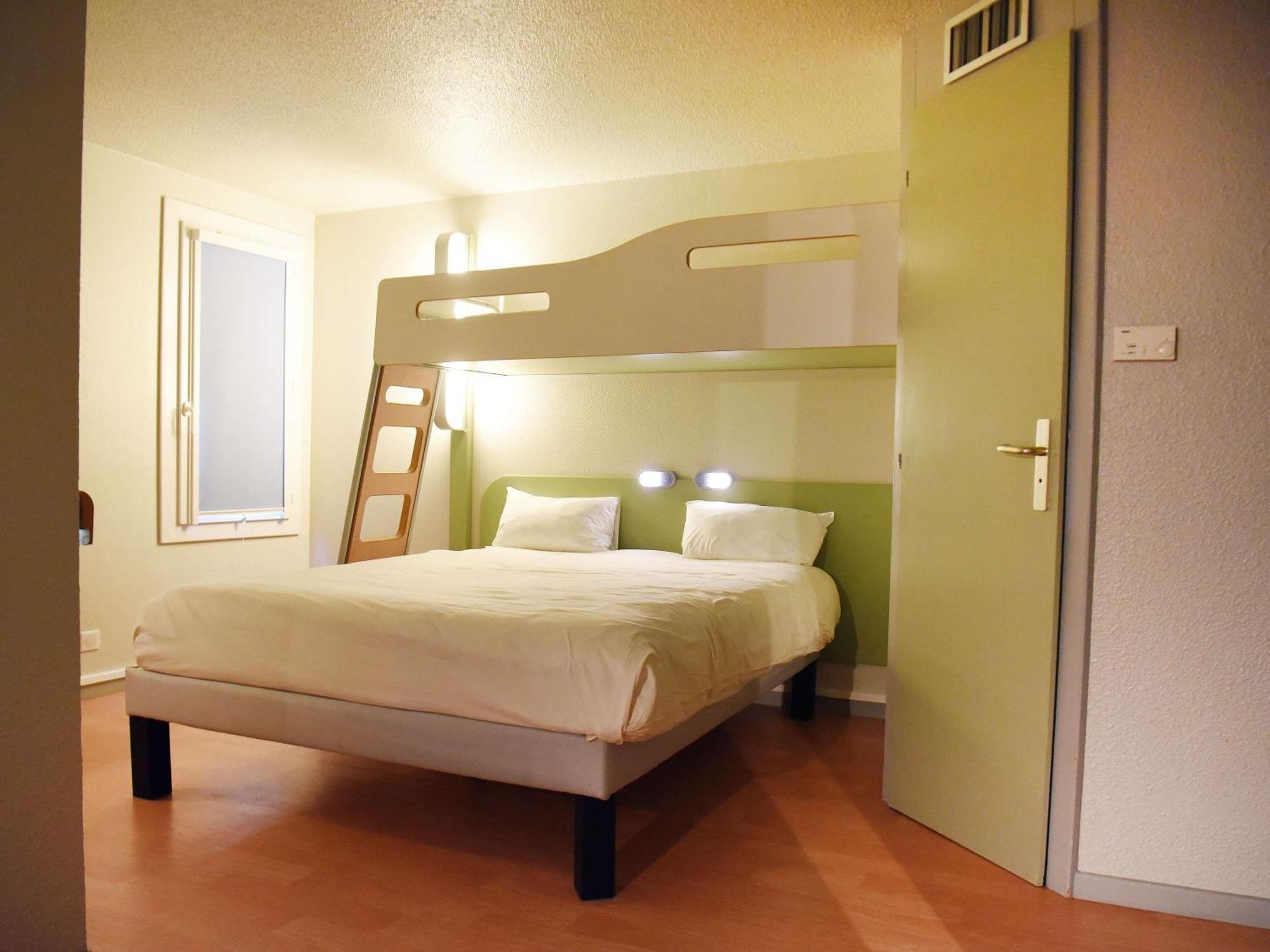 Hotel Ibis Budget Laval Bonchamp Les Laval Luaran gambar