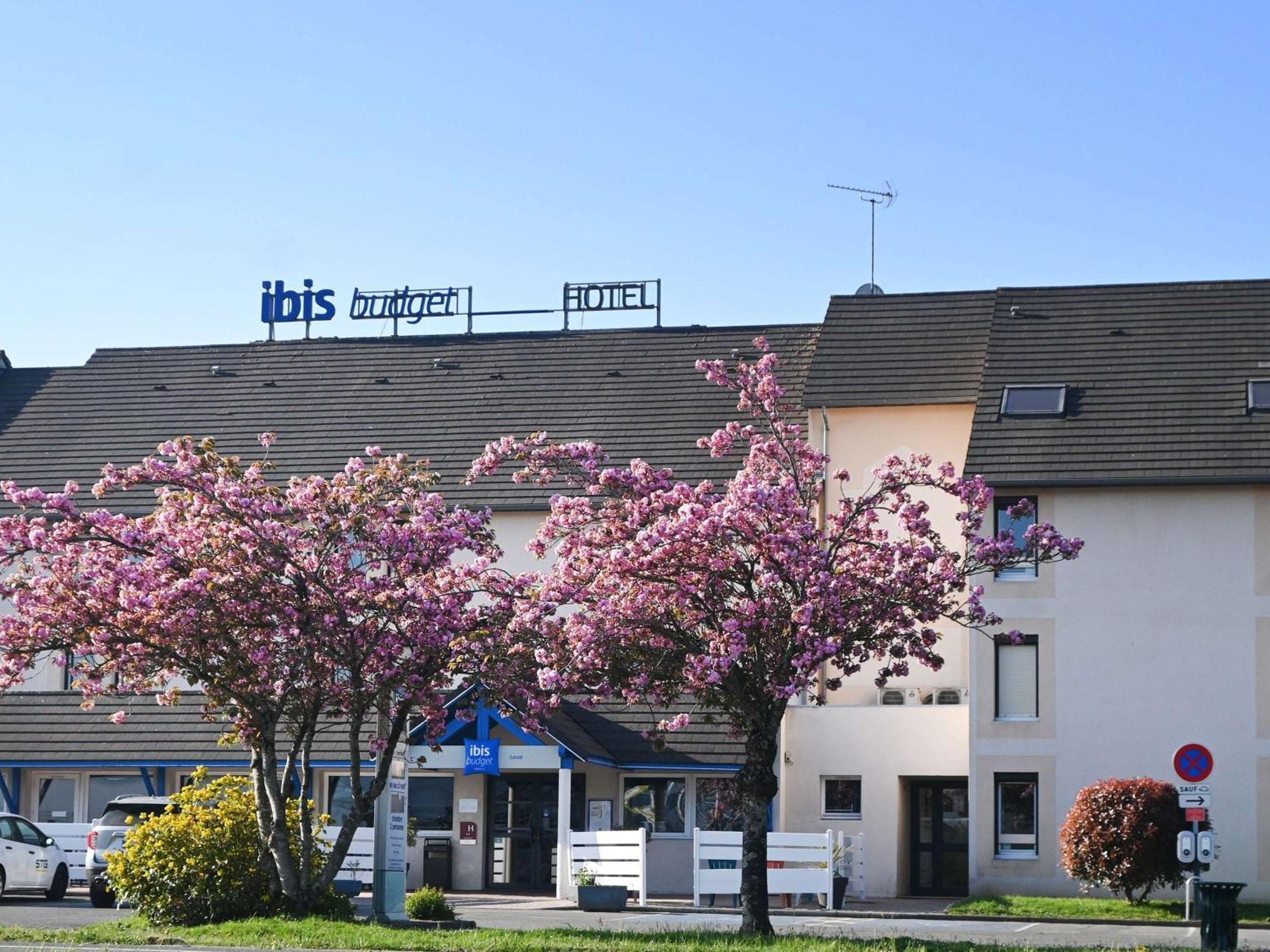 Hotel Ibis Budget Laval Bonchamp Les Laval Luaran gambar