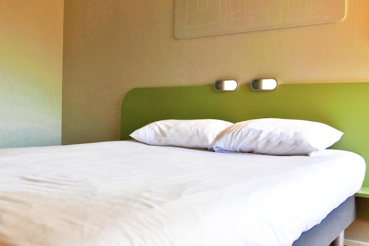 Hotel Ibis Budget Laval Bonchamp Les Laval Luaran gambar