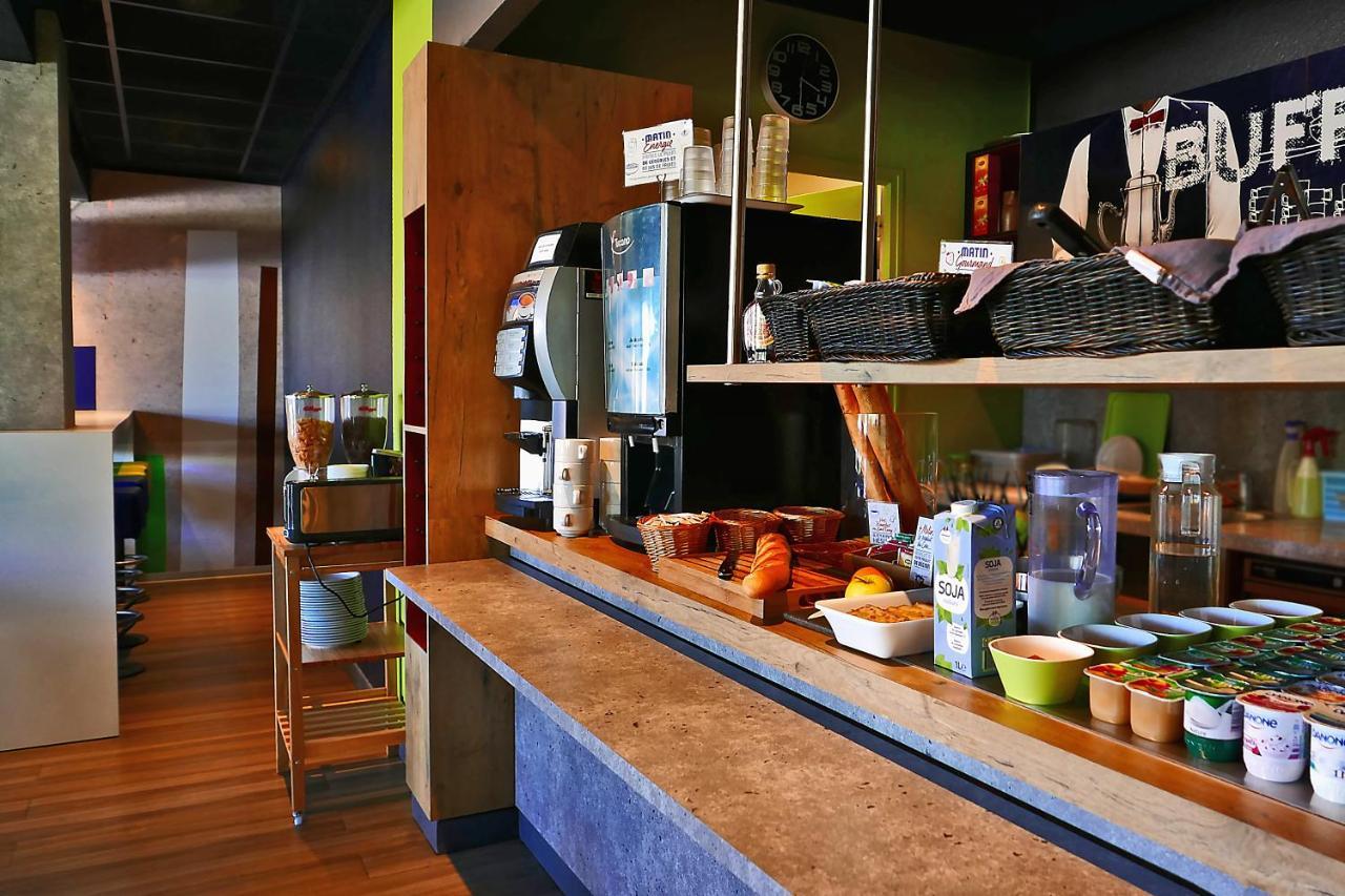 Hotel Ibis Budget Laval Bonchamp Les Laval Luaran gambar